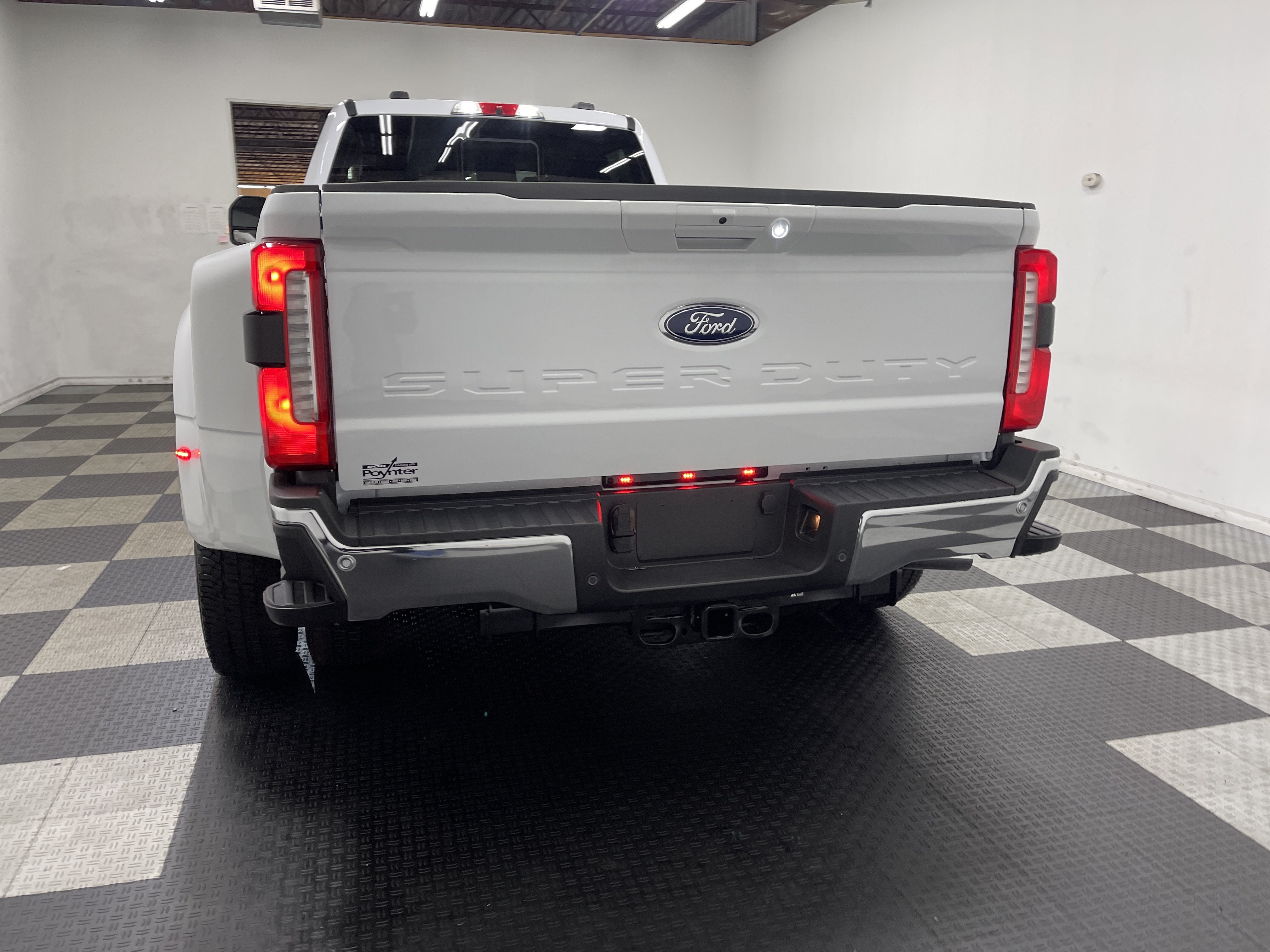 2026 Ford Super Duty F-350 DRW LARIAT