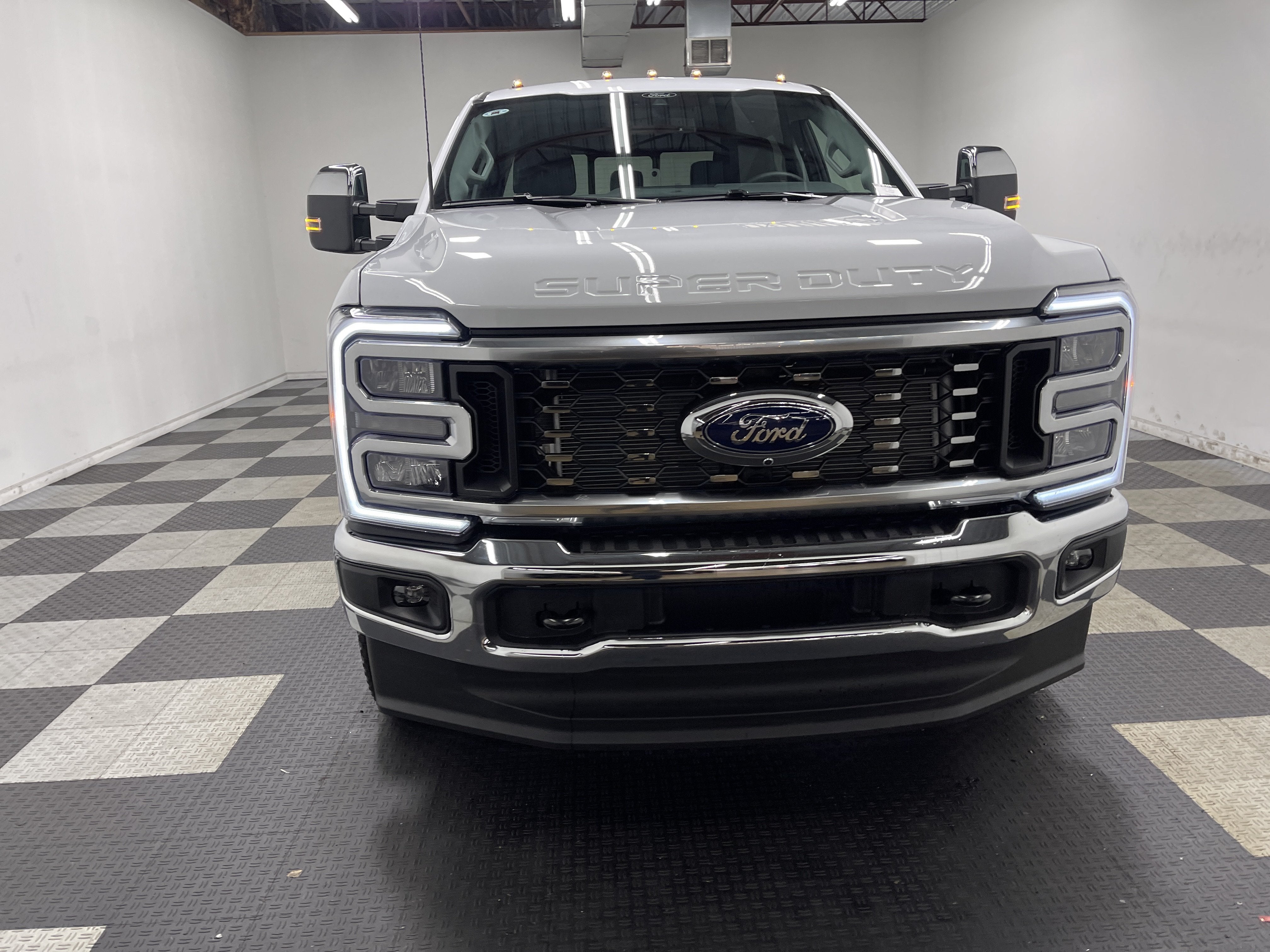 2026 Ford Super Duty F-350 DRW LARIAT