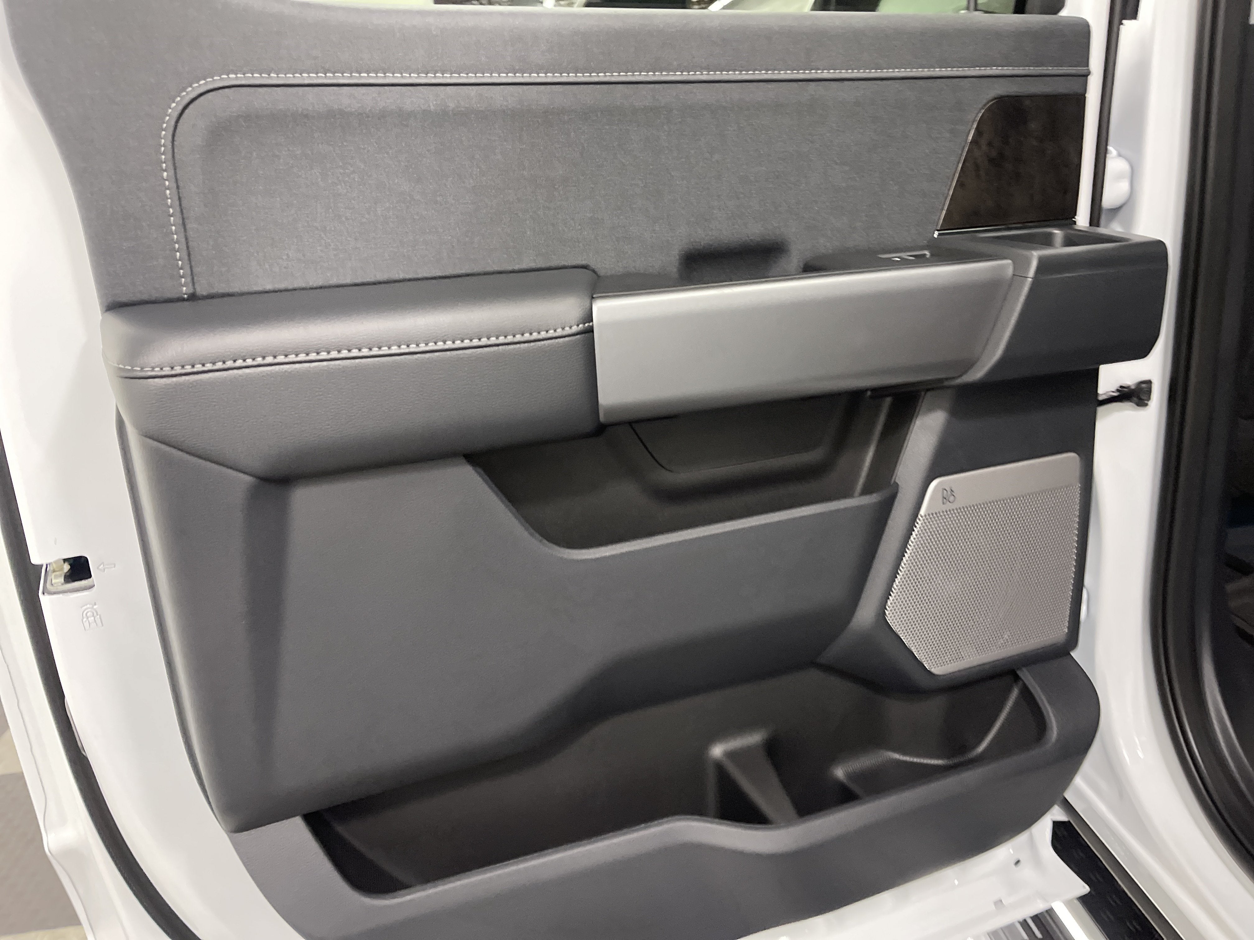 2026 Ford Super Duty F-350 DRW LARIAT