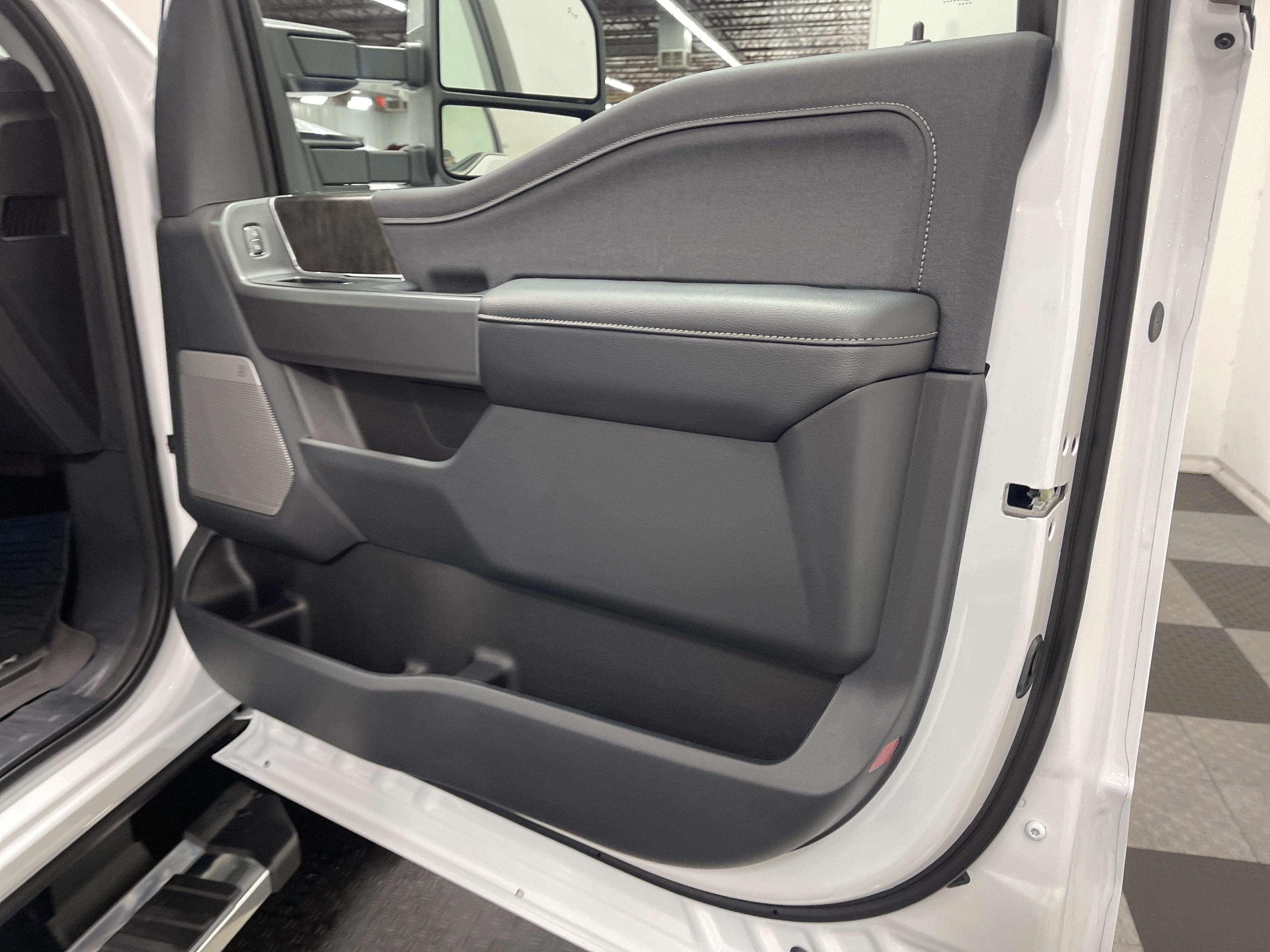 2026 Ford Super Duty F-350 DRW LARIAT