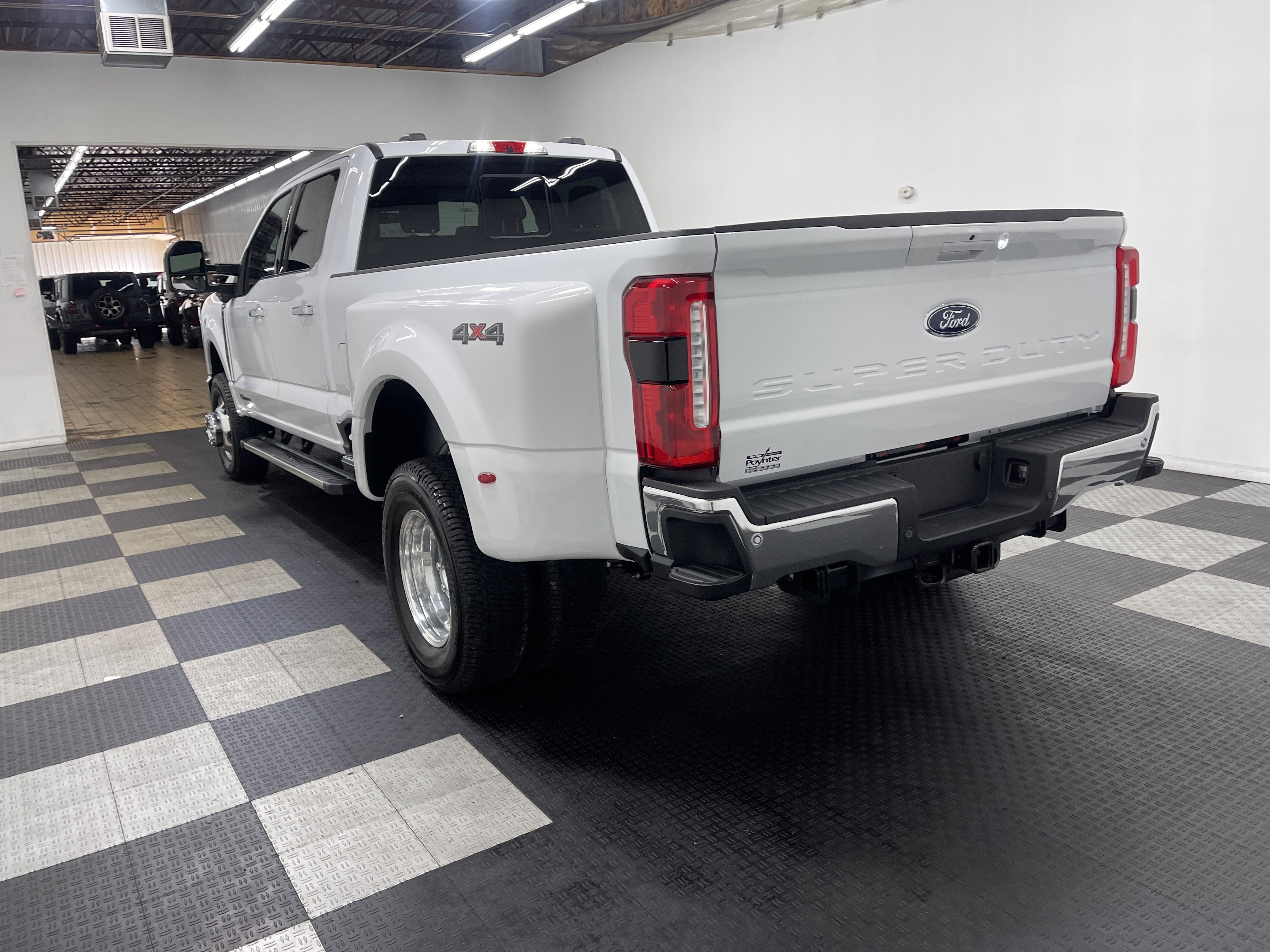 2026 Ford Super Duty F-350 DRW LARIAT