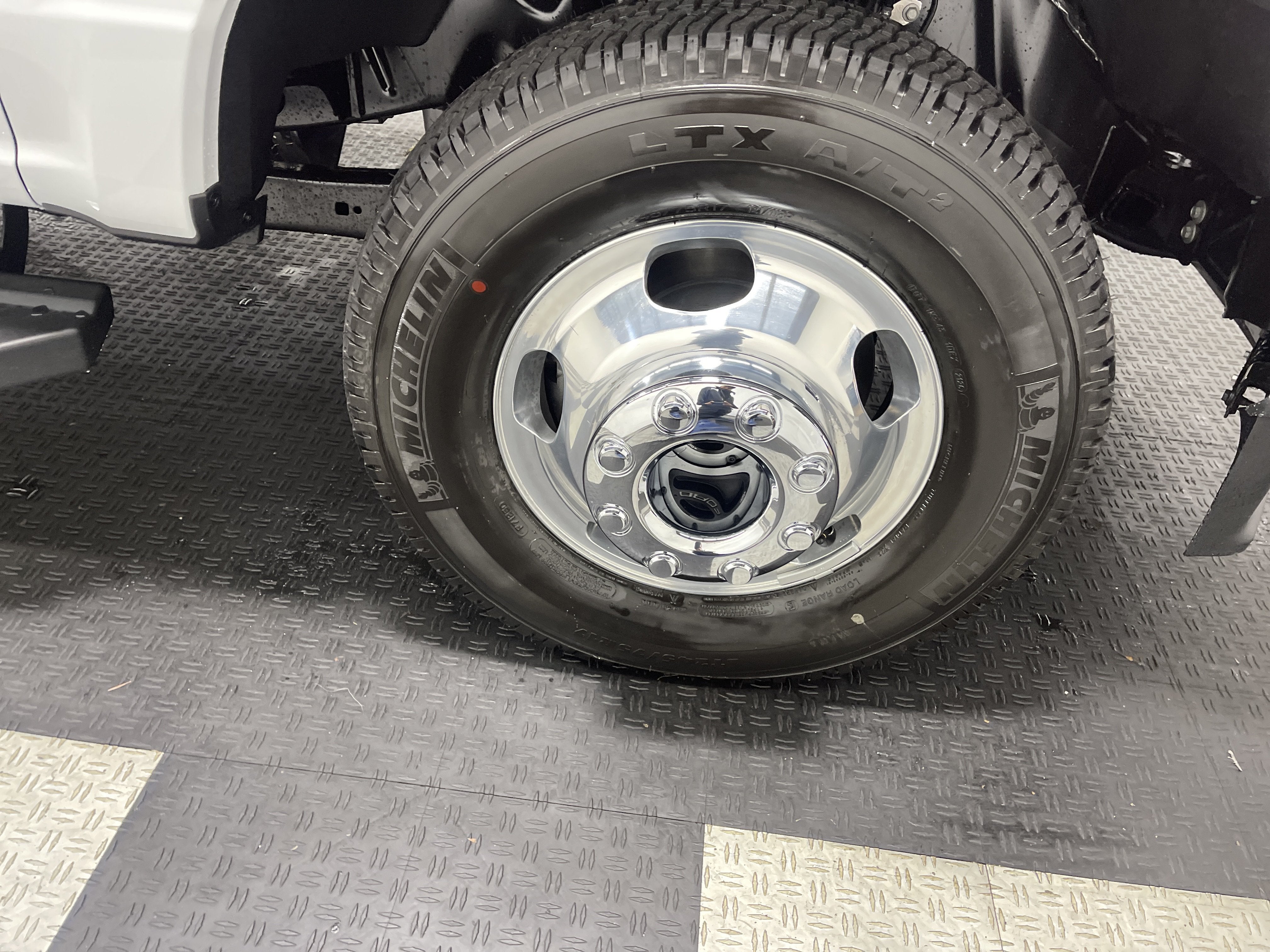 2026 Ford Super Duty F-350 DRW LARIAT