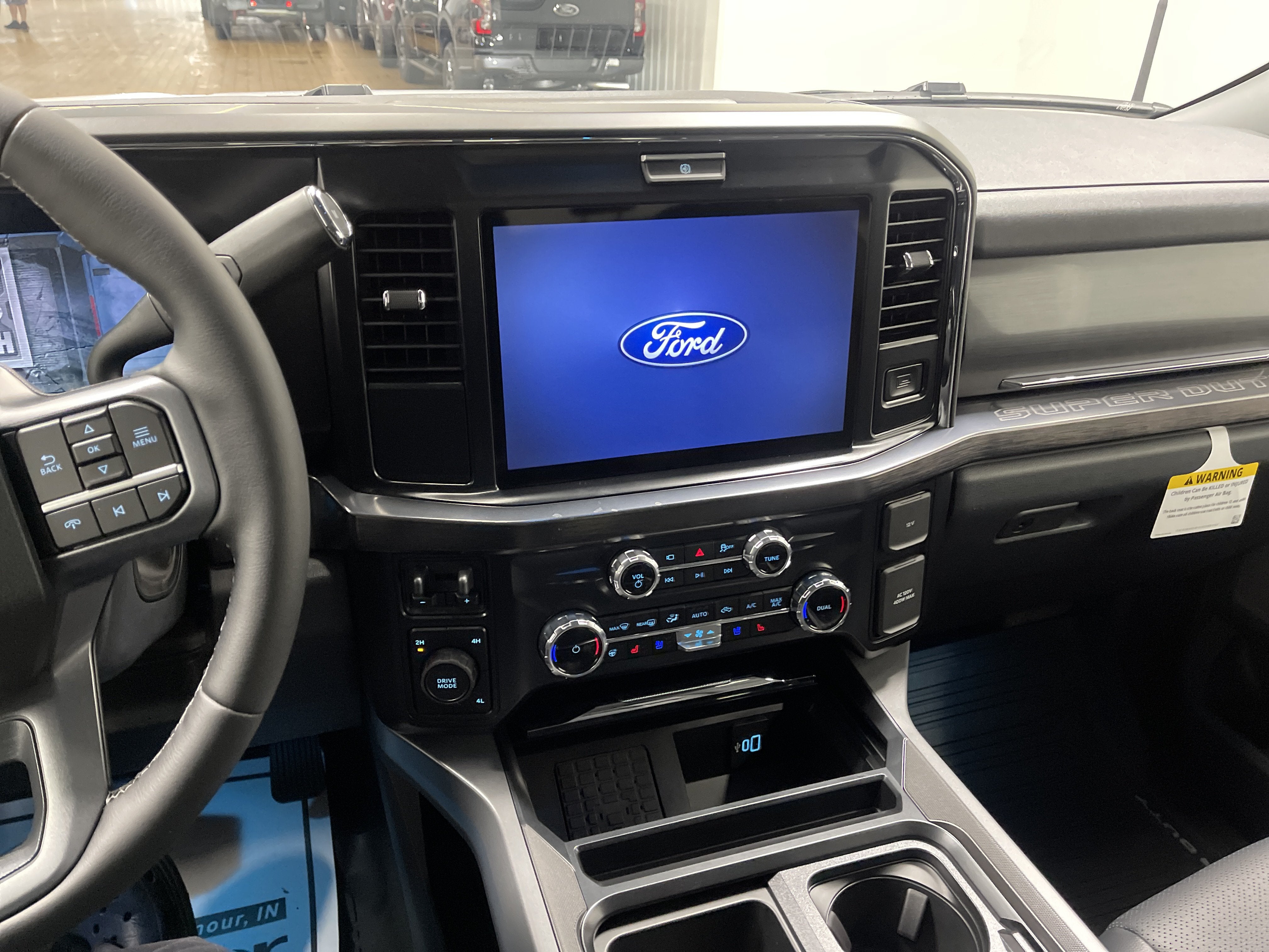 2026 Ford Super Duty F-350 DRW LARIAT