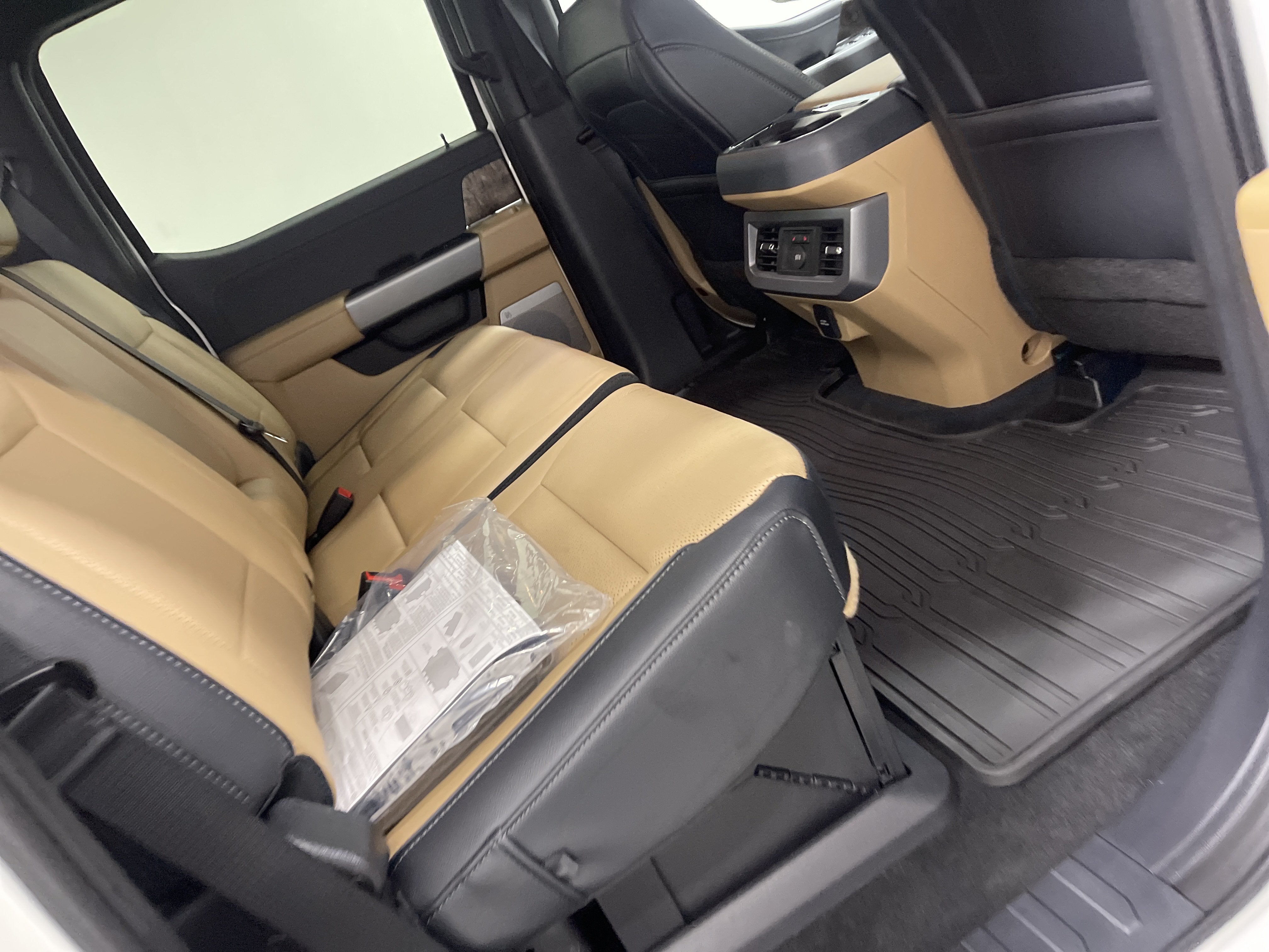 2026 Ford Super Duty F-350 DRW LARIAT