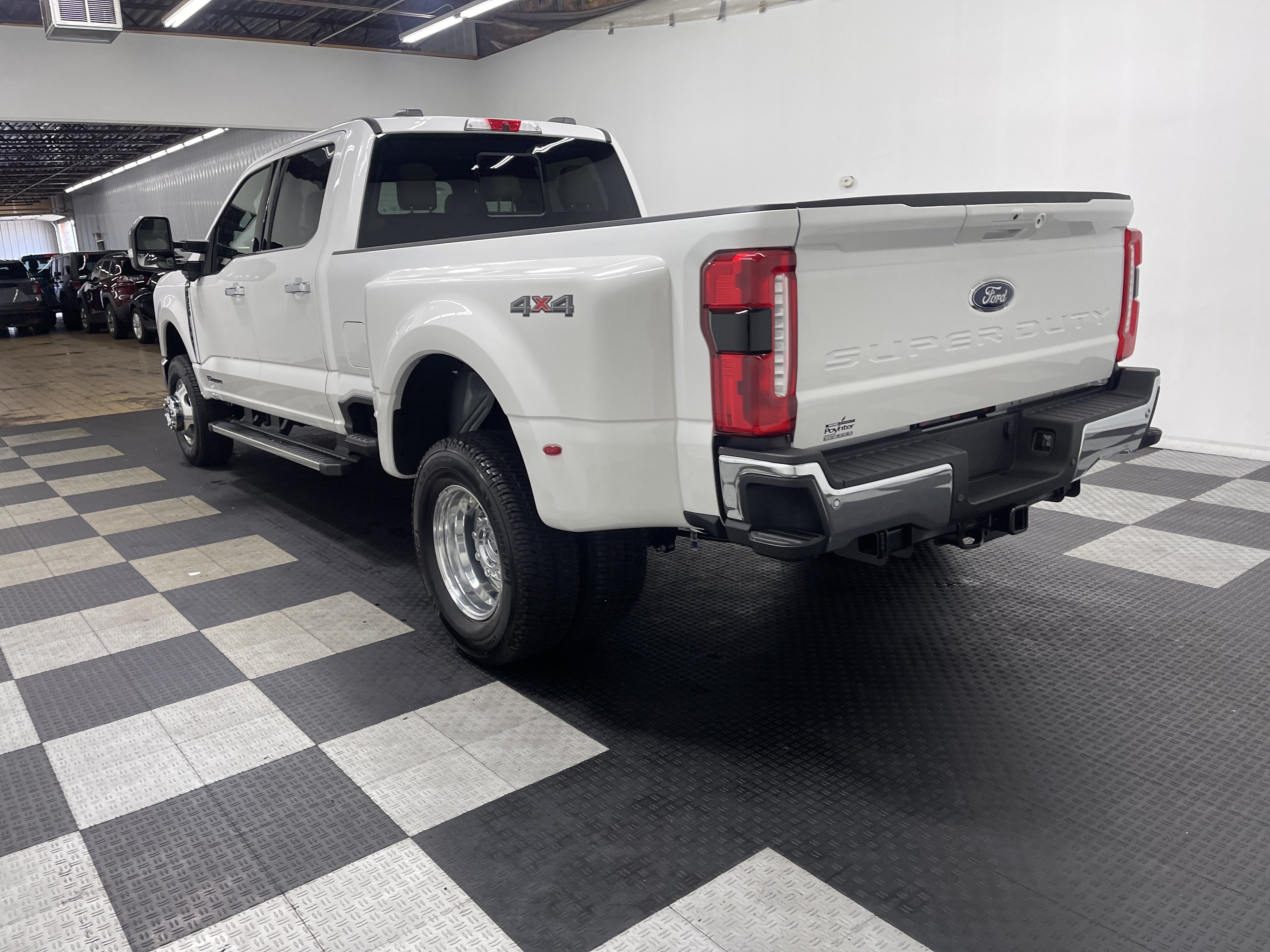 2026 Ford Super Duty F-350 DRW LARIAT