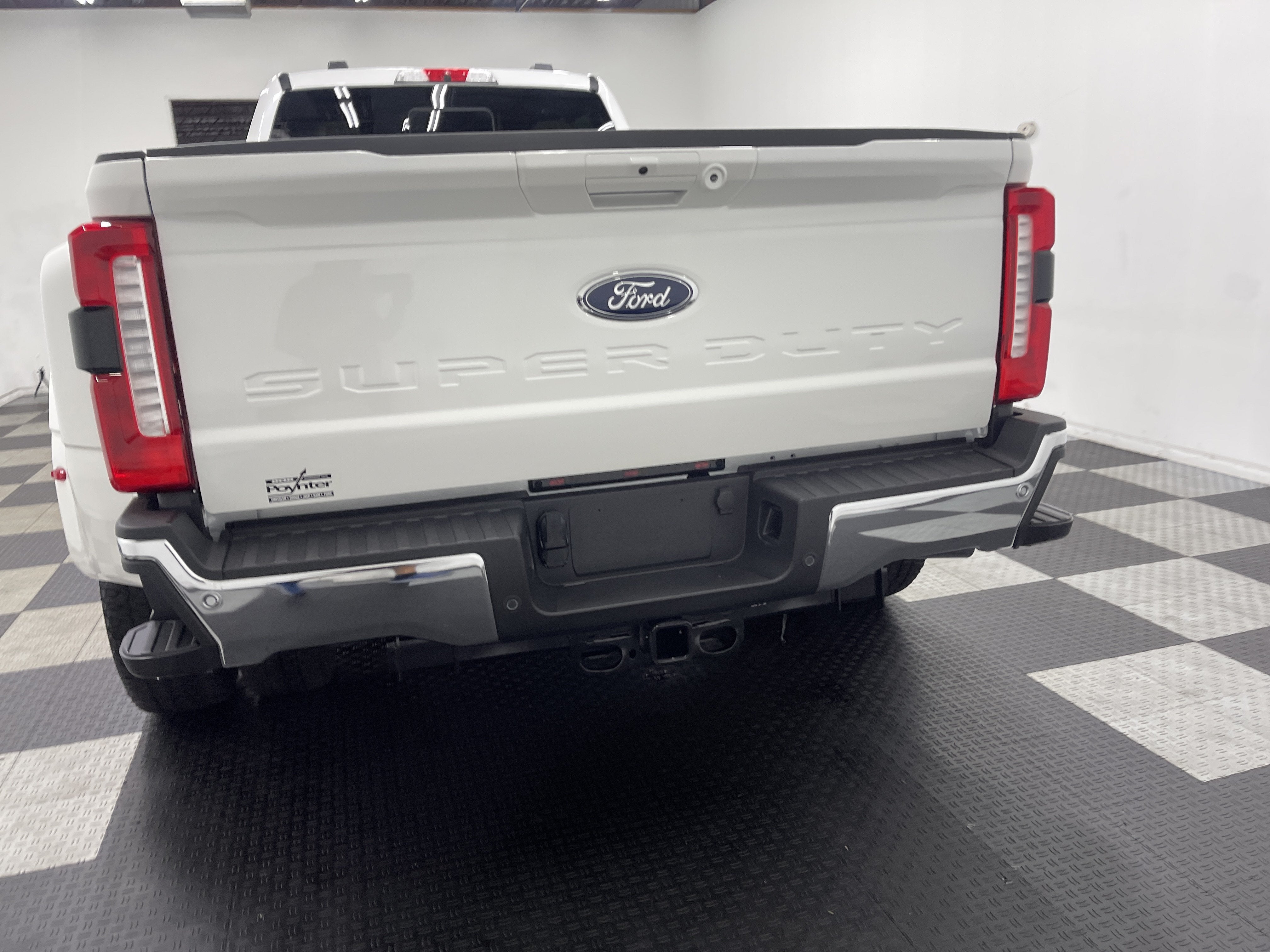 2026 Ford Super Duty F-350 DRW LARIAT