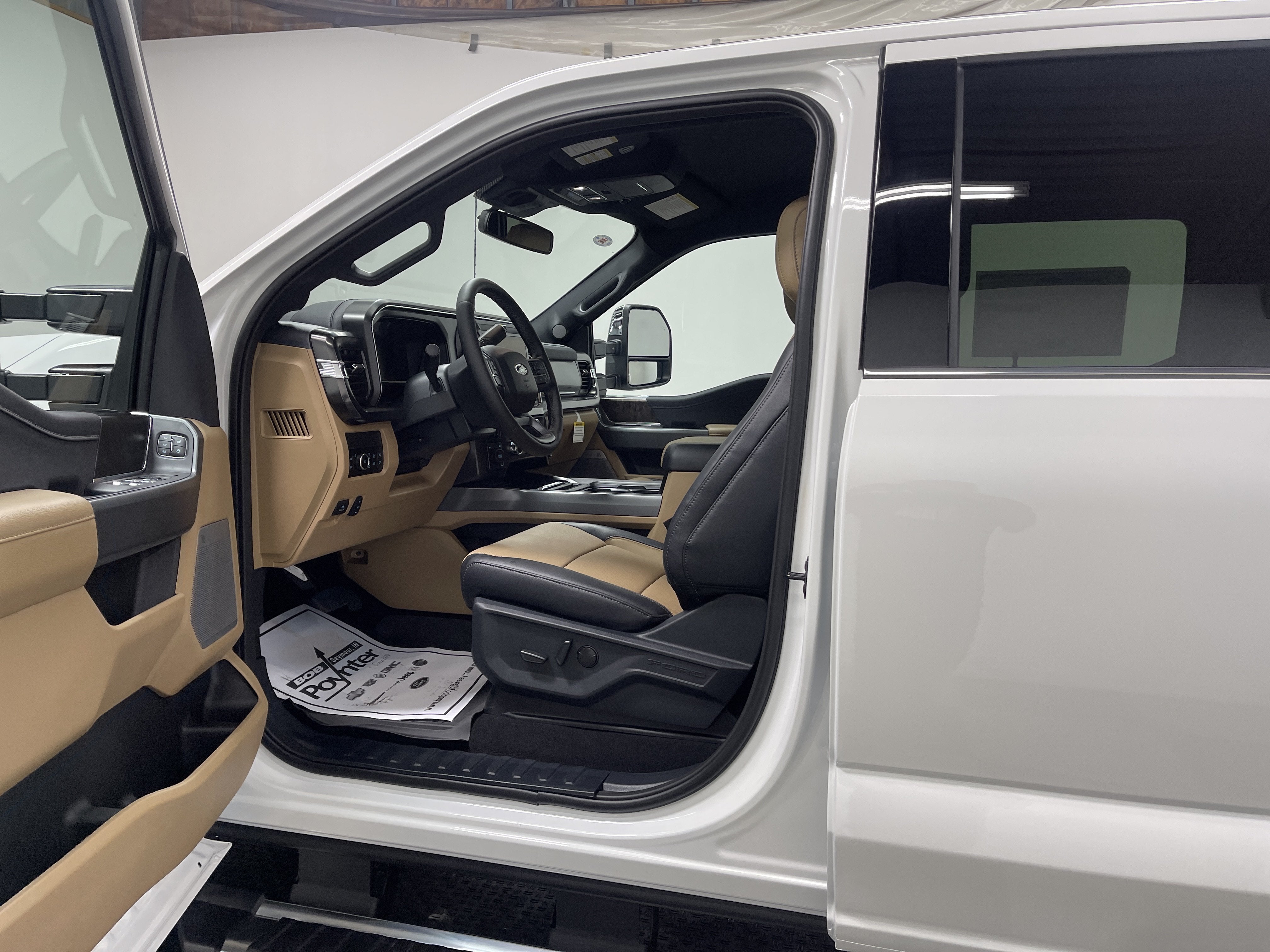 2026 Ford Super Duty F-350 DRW LARIAT