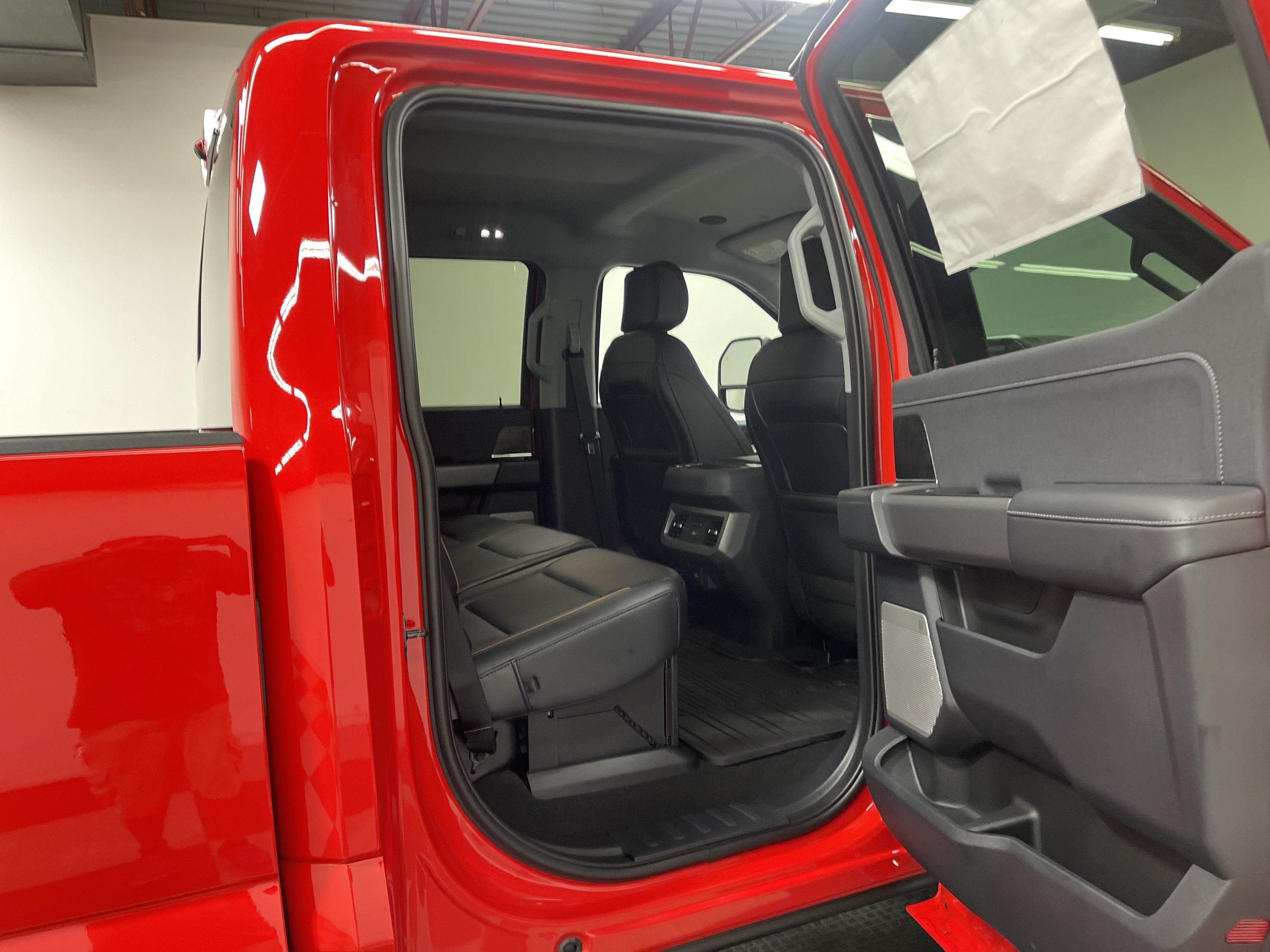 2026 Ford Super Duty F-450 DRW LARIAT