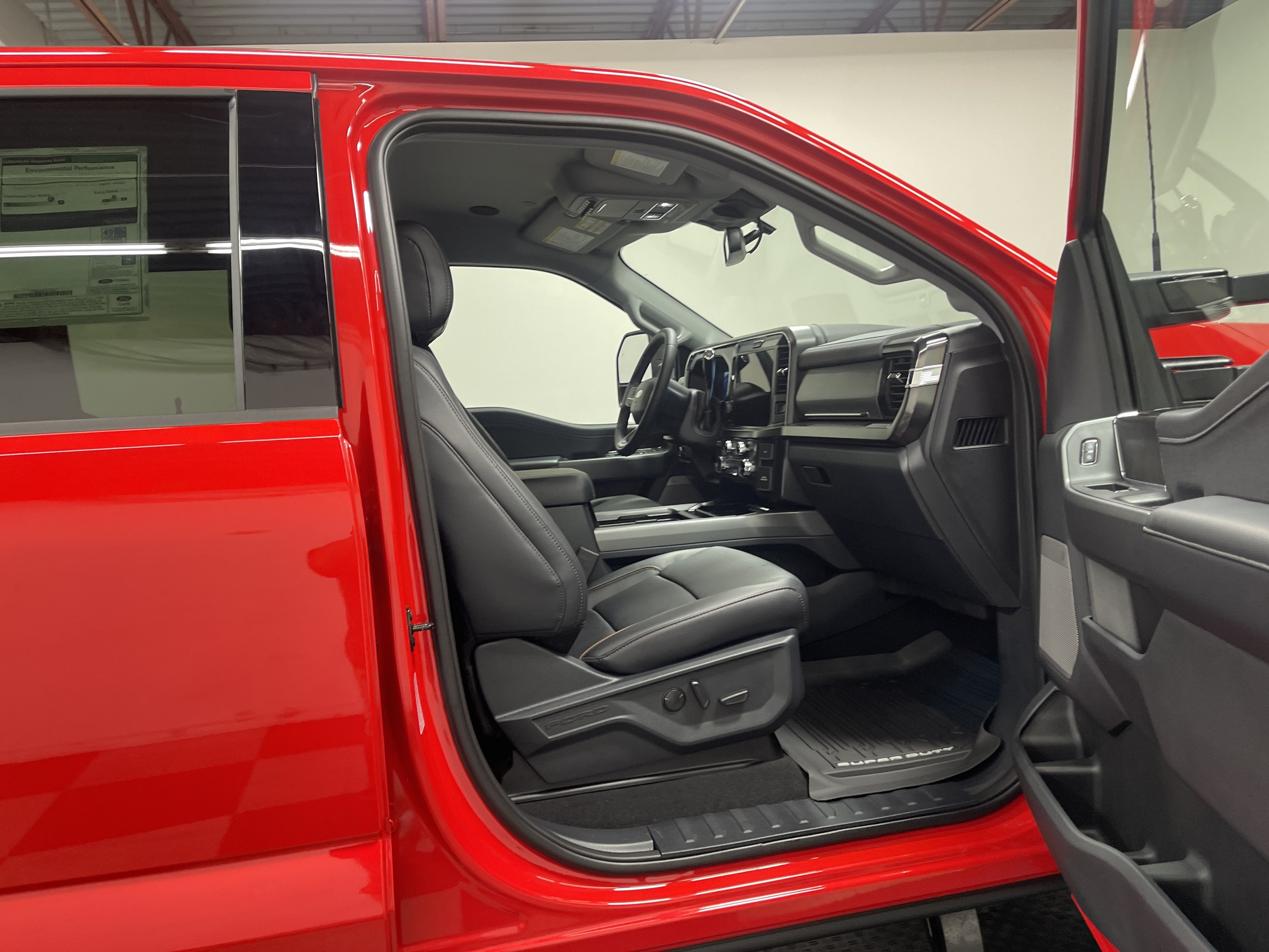 2026 Ford Super Duty F-450 DRW LARIAT
