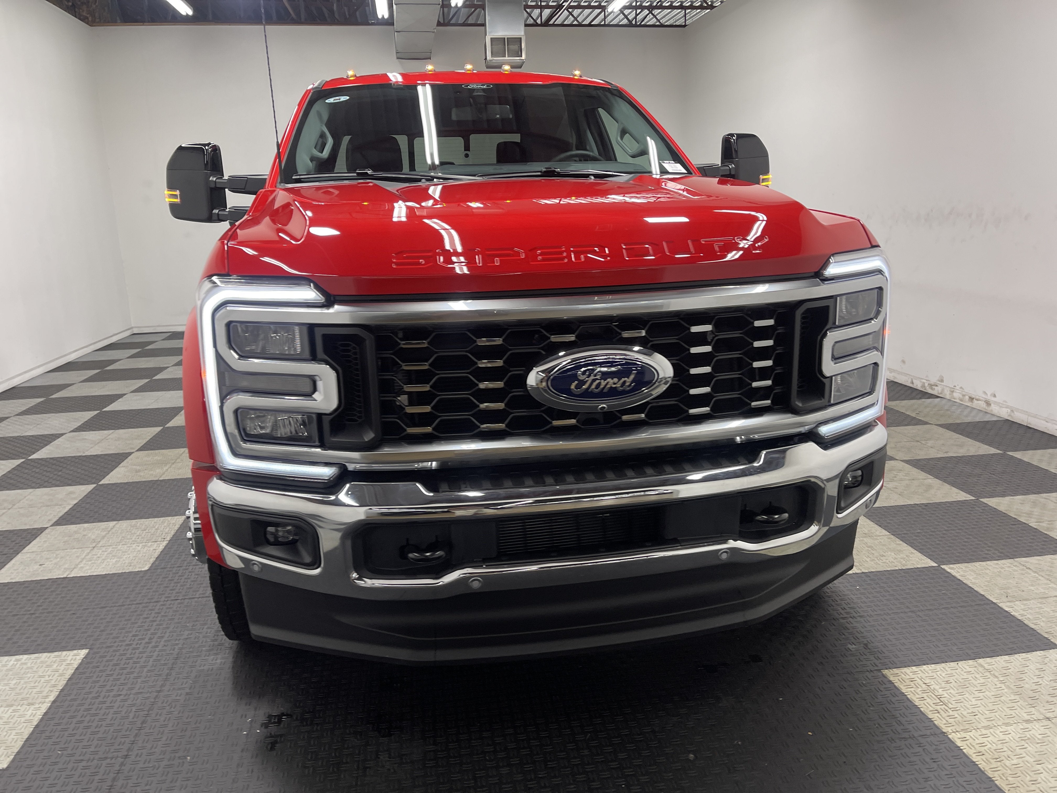 2026 Ford Super Duty F-450 DRW LARIAT